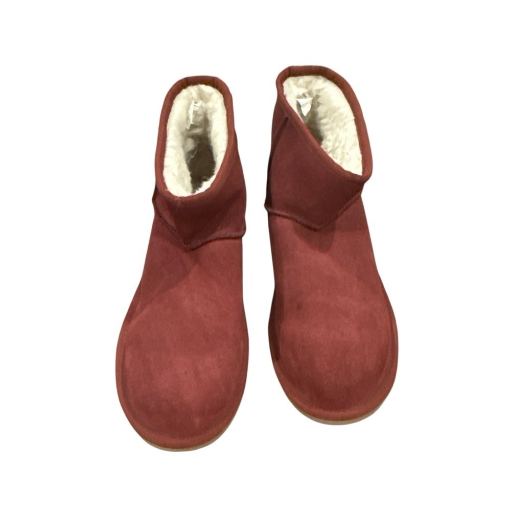 Koolaburra Burgundy and Cream Plush Footwear